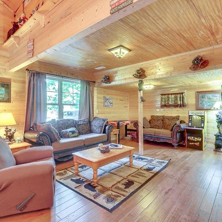 Just Fur Relaxin Sevierville Cabin With Hot Tub! Dış mekan fotoğraf