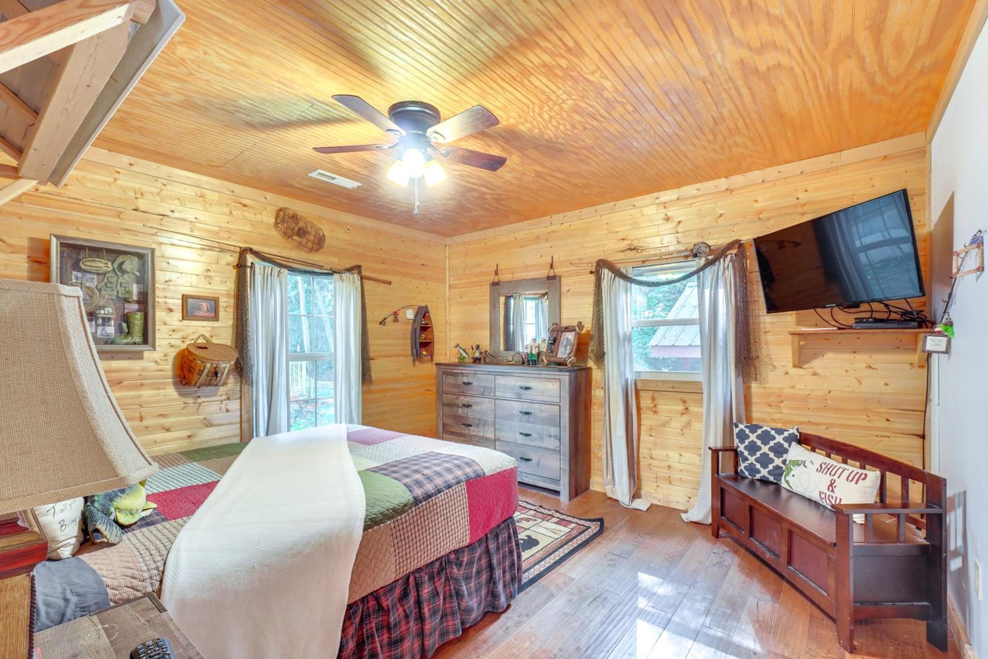 Just Fur Relaxin Sevierville Cabin With Hot Tub! Dış mekan fotoğraf