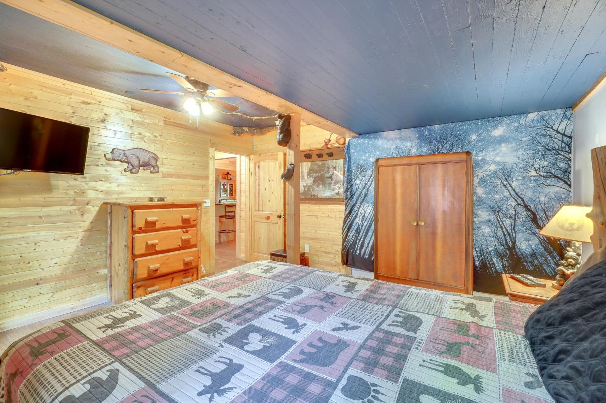 Just Fur Relaxin Sevierville Cabin With Hot Tub! Dış mekan fotoğraf